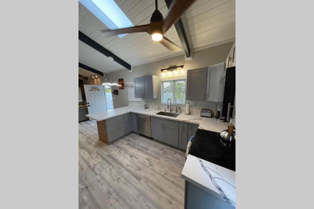Spacious 2 Bedroom Beach House With King Suite Waianae Eksteriør bilde