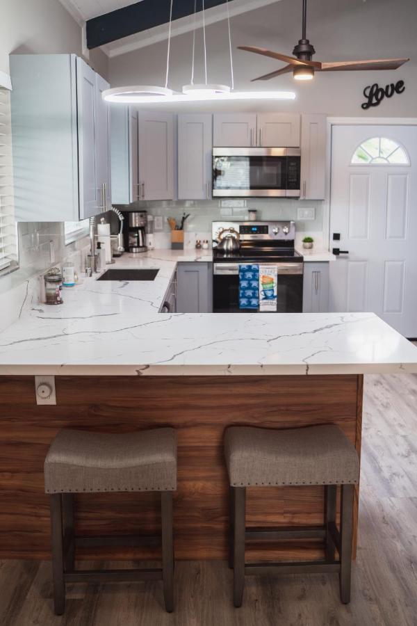 Spacious 2 Bedroom Beach House With King Suite Waianae Eksteriør bilde